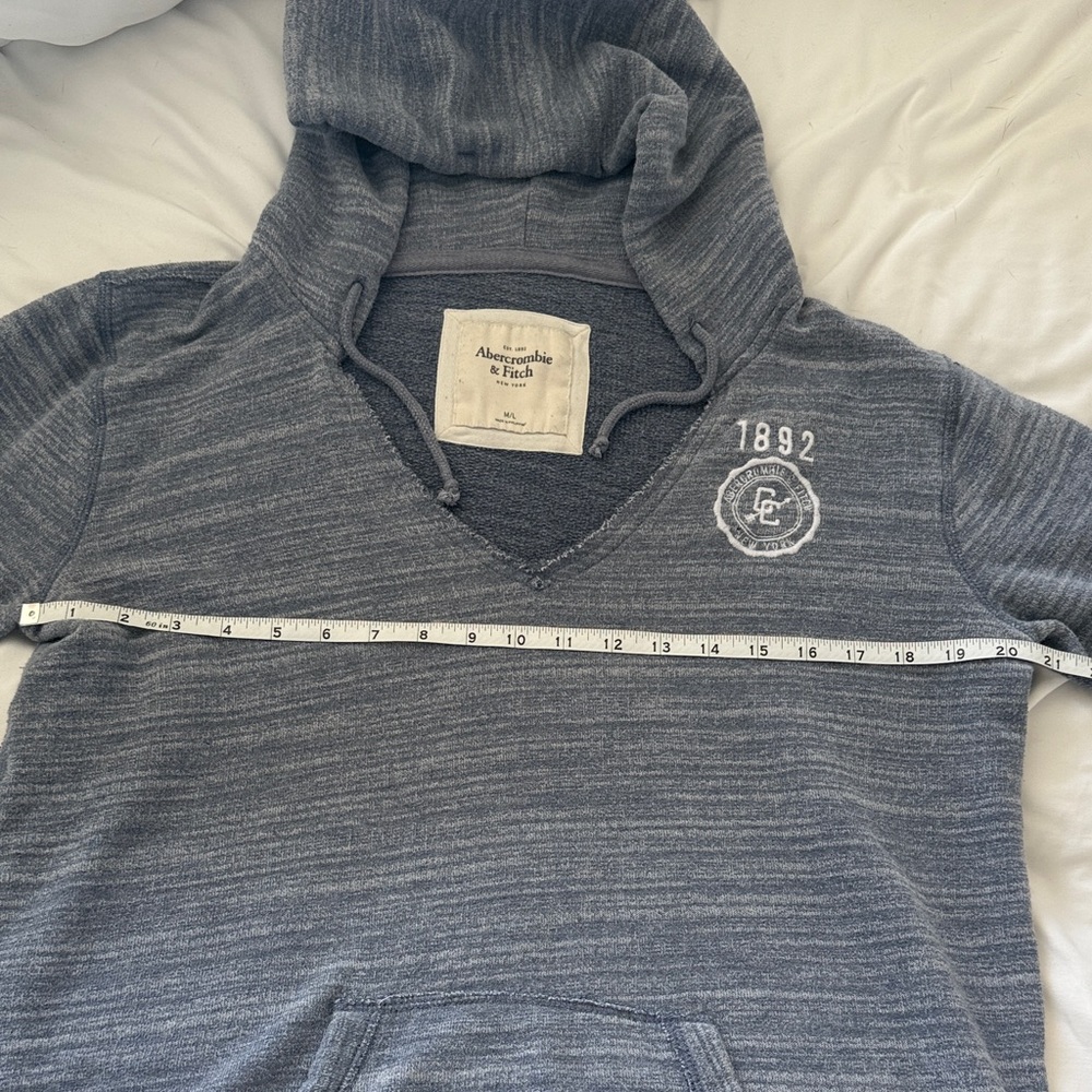 Abercrombie & Fitch Light Blue V-Neck Hooded Sweater Size M/L - Picture 7 of 9